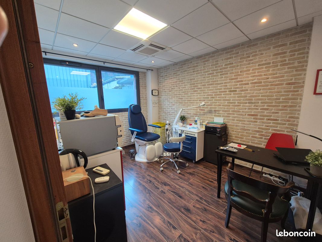 Local commercial 2 pièces 32 m² · à Thônes · 32 m² · 139 000 €