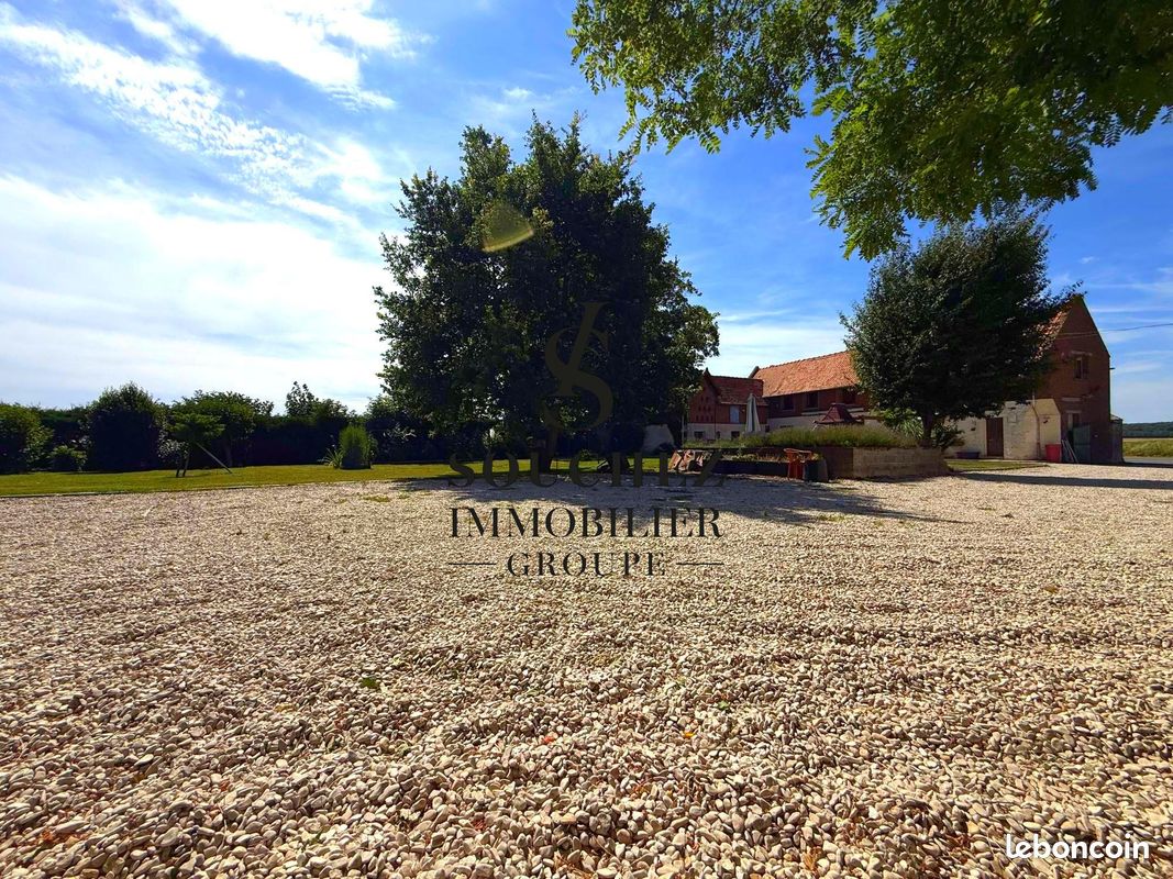Maison 7 pièces 214 m² à Montenescourt