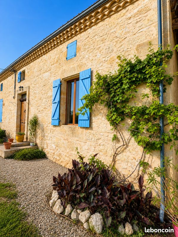 Maison 19 pièces 440 m² · à Poupas · 440 m² · 640 000 €