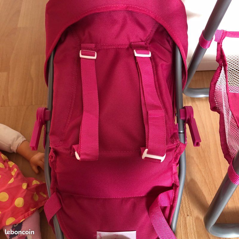 Poupée avec ses accessoires (image 6)