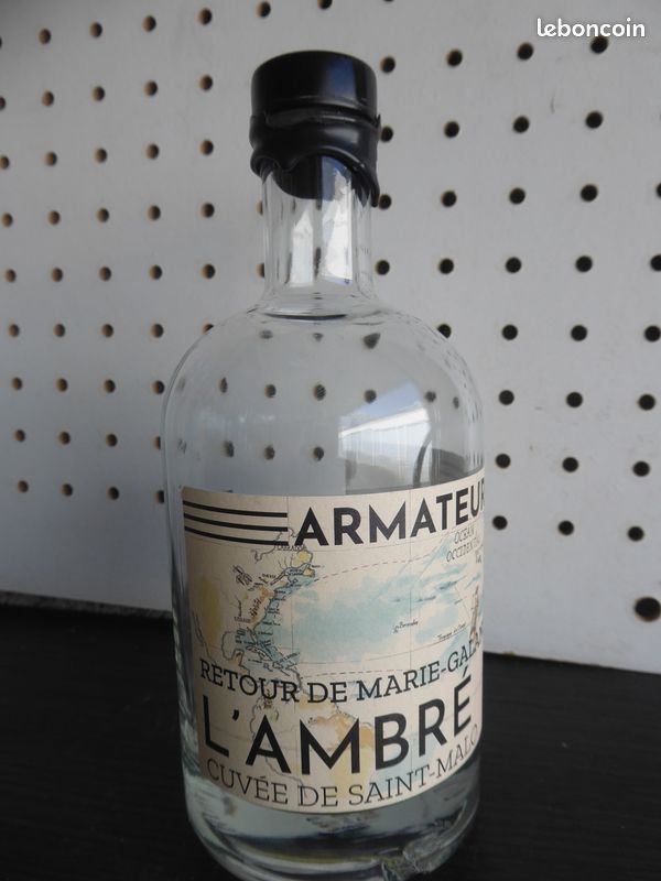 Bouteille de Rhum ARMATEURS l'AMBRÉ cuvée Saint-Malo - Retour de Marie-Galante - VIDE (image 4)