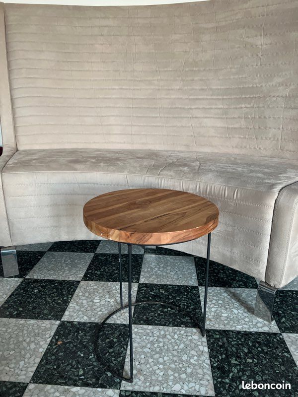 Table (image 1)