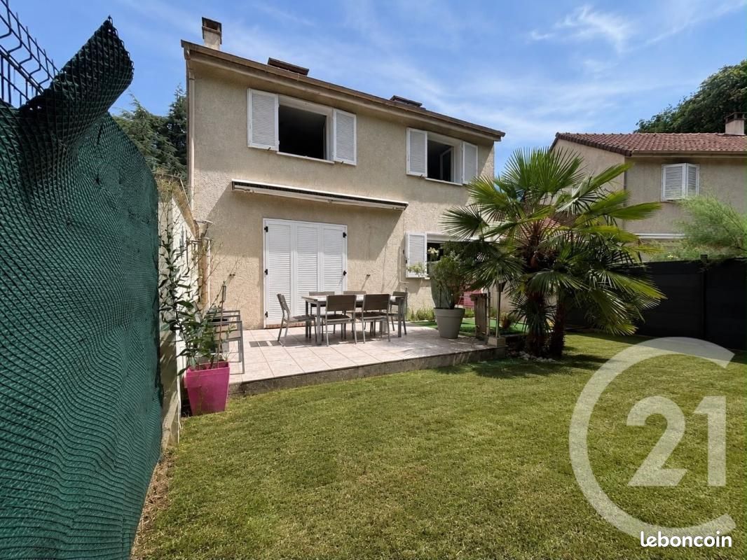 Maison 6 pièces 101 m² · à Viry-Châtillon · 101 m² · 350 000 €