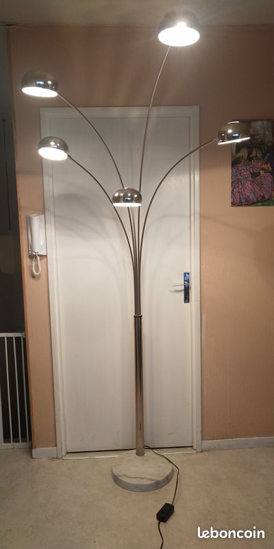 Grand lampadaire lumière directionnelle (image 5)