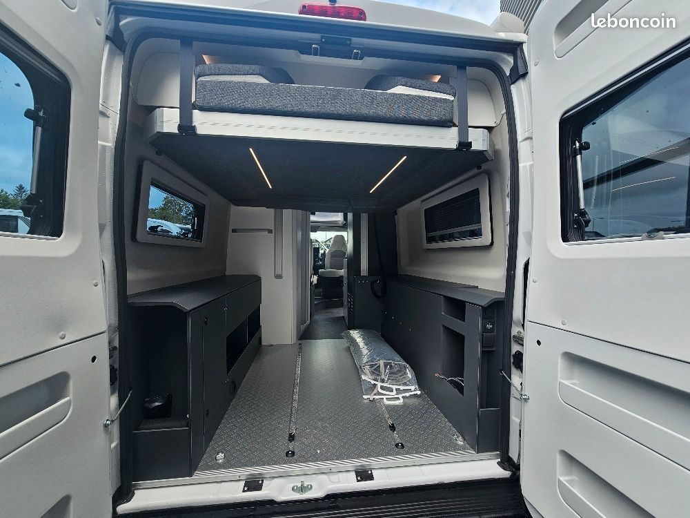 Fourgon ADRIA 640 SGX SPORT Full Options (image 8)