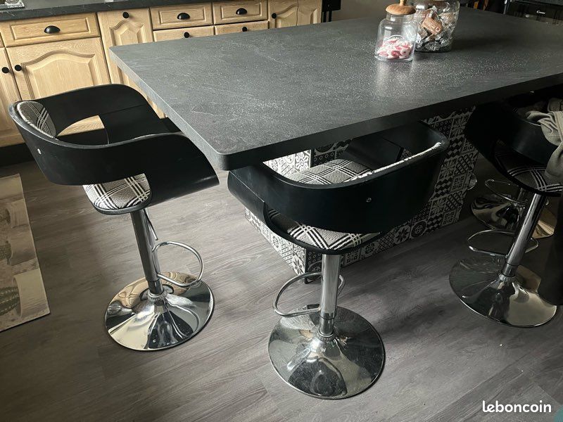 Lot 5 Tabourets de bar (image 1)