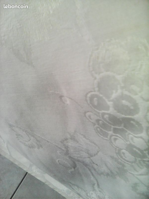 Jolie nappe satinée ronde (image 2)