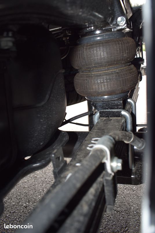 Suspension pneumatique Toyota Hilux Revo (image 3)