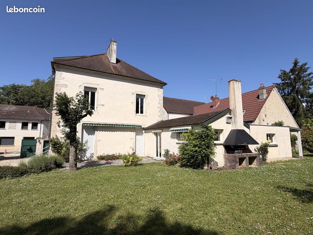 Maison 9 pièces 240 m² · à Arc-sur-Tille · 240 m² · 550 000 €