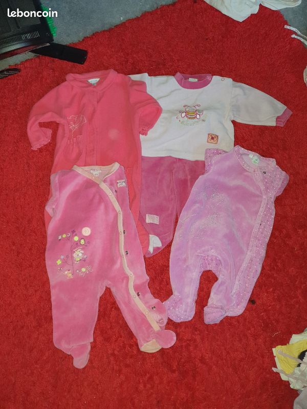 Lot pyjamas 6 mois (image 1)