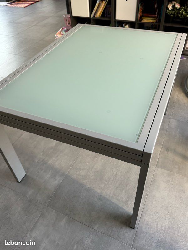 Table extensible 4/8 personnes verre/metal (image 1)