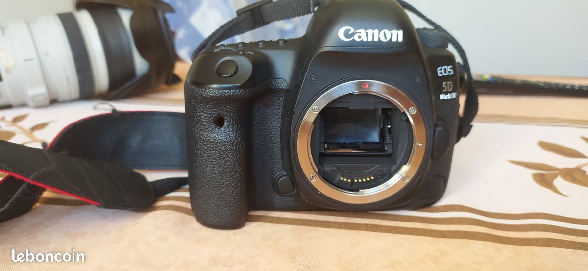 Canon EOS mark IV (image 2)