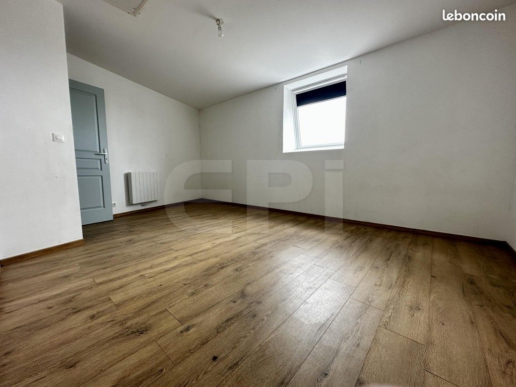 Maison 6 pièces 110 m² - Thouars 79100 (image principale 6)