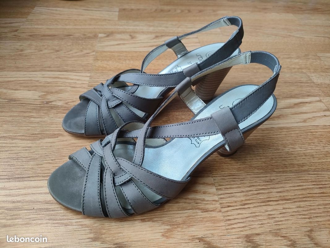 Chaussures à talons gris - T.37 Femme (image 1)