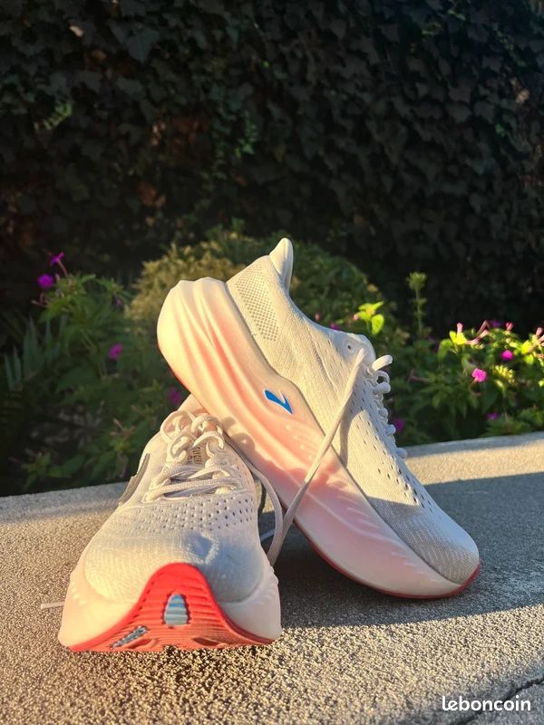 Brooks Glycerin Max Blanc, Rose 38 (image 5)
