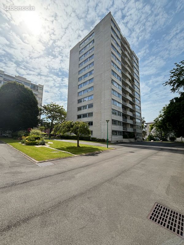 Parking 2 pièces 60 m² · à Amiens · 60 m² · 165 000 €