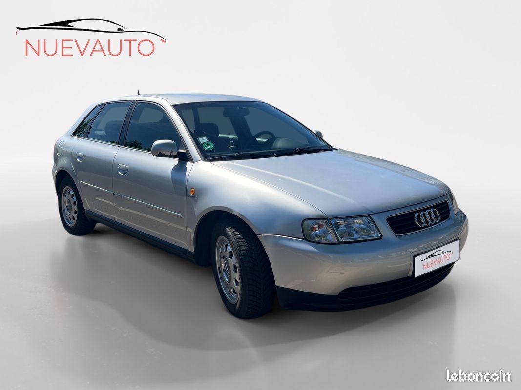 AUDI A3 A3 1.6i Ambiente A (image 8)
