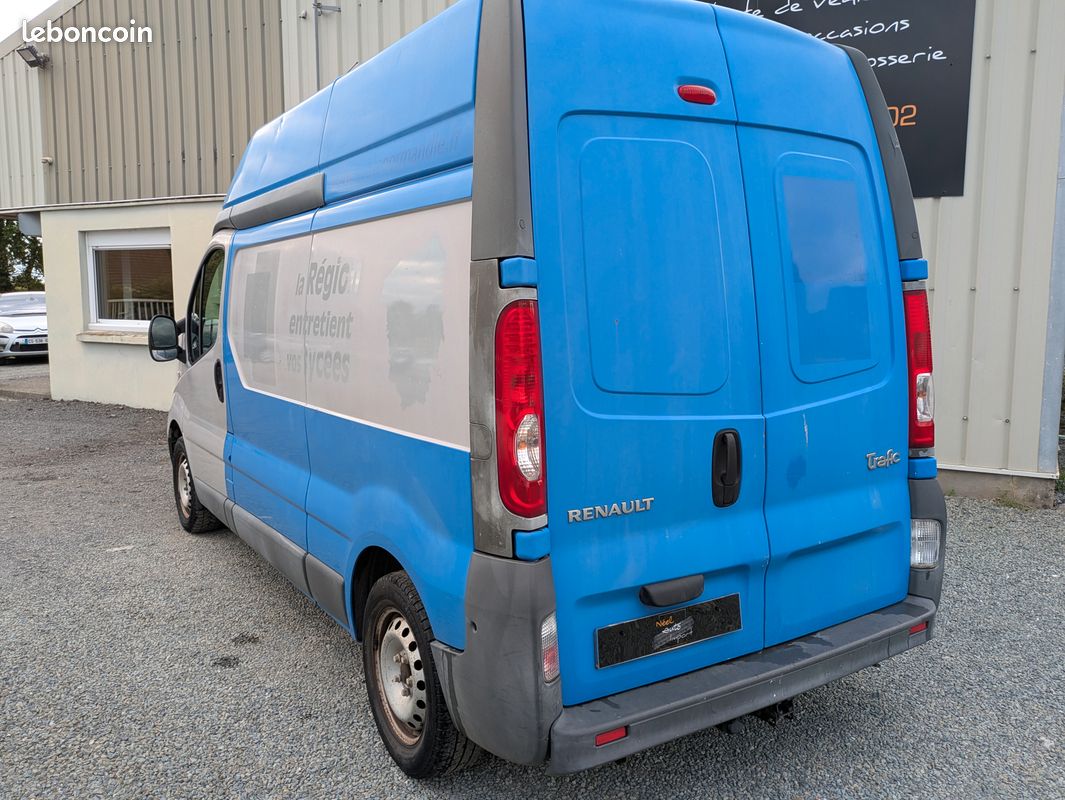 Renault trafic ii l2h2 confort 2.0 dci 90ch bvm6 (image 2)