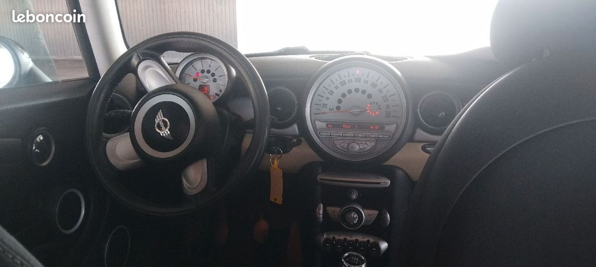 Mini cooper d 1.6 diesel 110 cv an 2009 150 km propre (image 10)