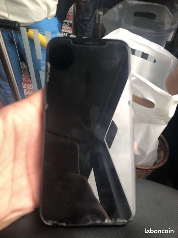 Vend iphone 12 pro max 128 gigas 1100 (image 1)