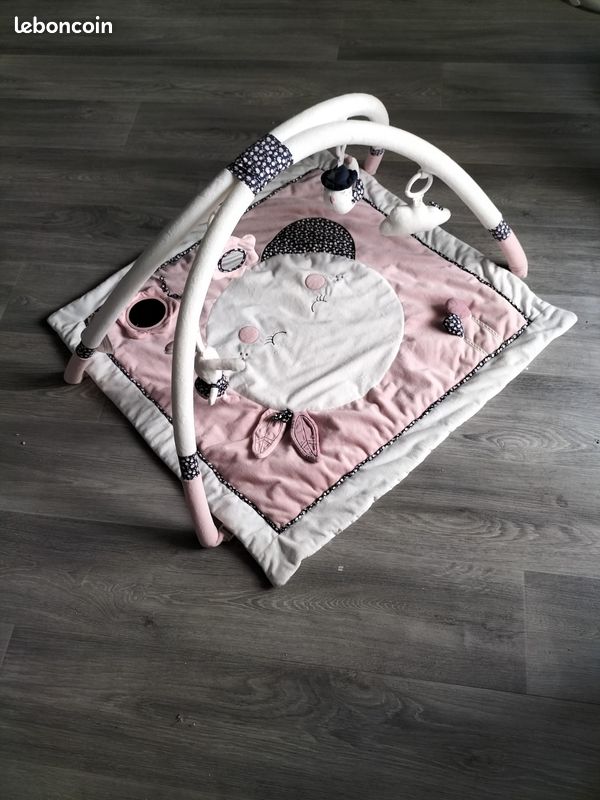 Tapis d’éveil bébé – bon état (image 1)
