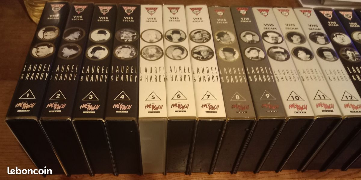 Lot de 20 cassettes vidéo Laurel et Hardy (image 1)