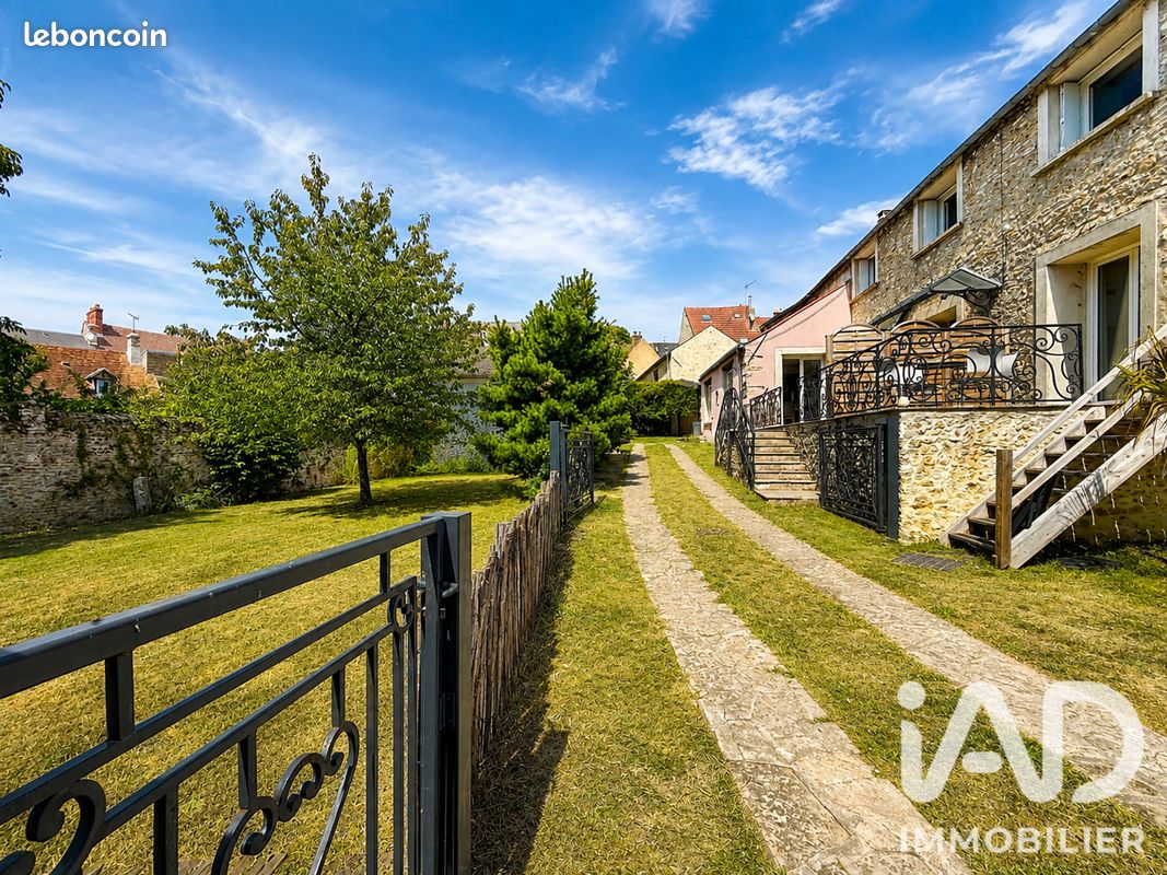 Maison 11 pièces 278 m² · à Dourdan · 278 m² · 649 000 €