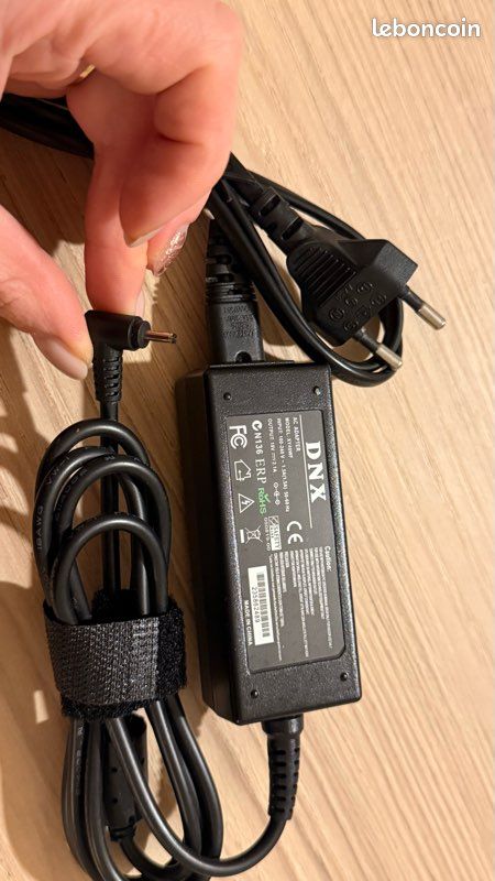 Adaptateur Chargeur DNX 33DN190175 – 19V-1.75A – Pour PC Portable DNX – Occasion Fonctionnel