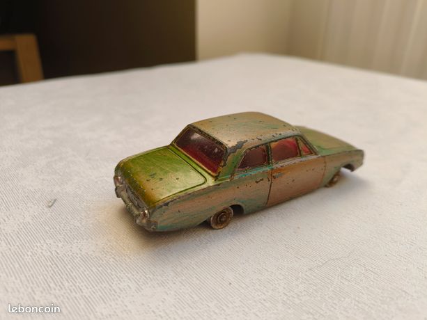 Dinky Toys Ford Taunus N°559 - Made In France Meccano - Occasion BEIGE
