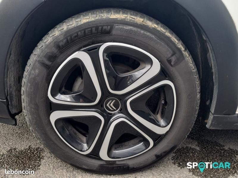 Citroen C3 1.2 PureTech 110ch S&S C-Series 120-121g (image 11)