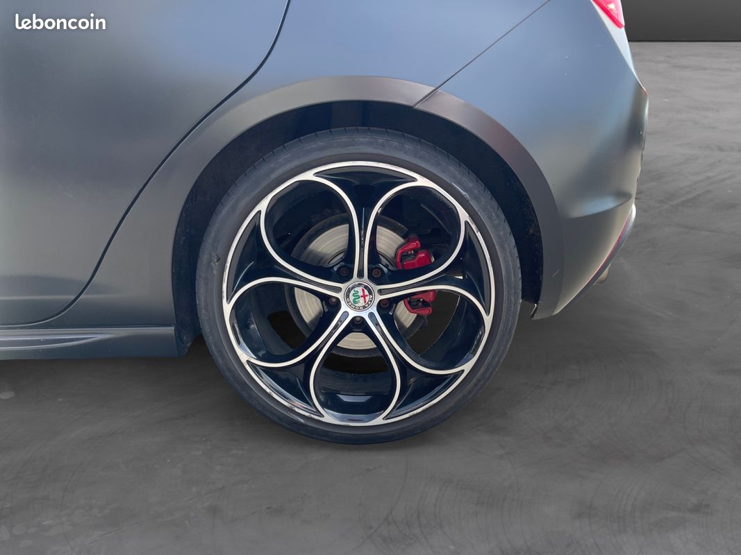 ALFA ROMEO GIULIETTA 1750 TBI 240 VELOCE S TCT 240Ch - Systeme Audio Bose - Garantie 12 mois (image 22)