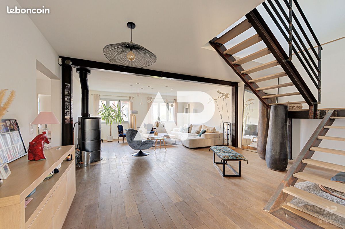 Maison 8 pièces 274 m² · à Suresnes · 274 m² · 1 699 000 €