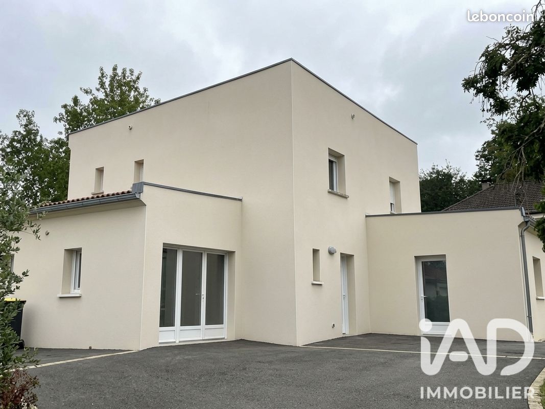 Maison 5 pièces 150 m² · à Montbazon · 150 m² · 344 850 €