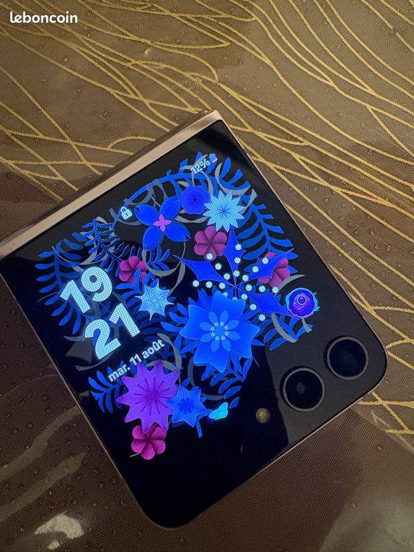 Samsung Z flip 5 (image 5)
