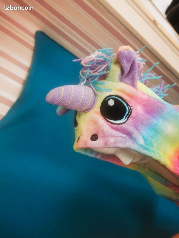 Peignoir fille licorne 10 ans état neuf ceinture Vêtements