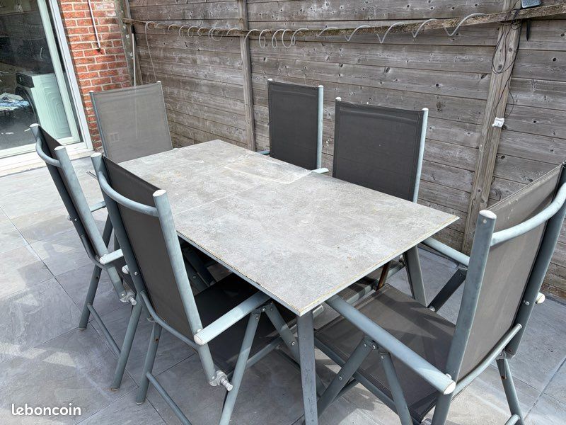 Salle à manger de jardin (image 1)