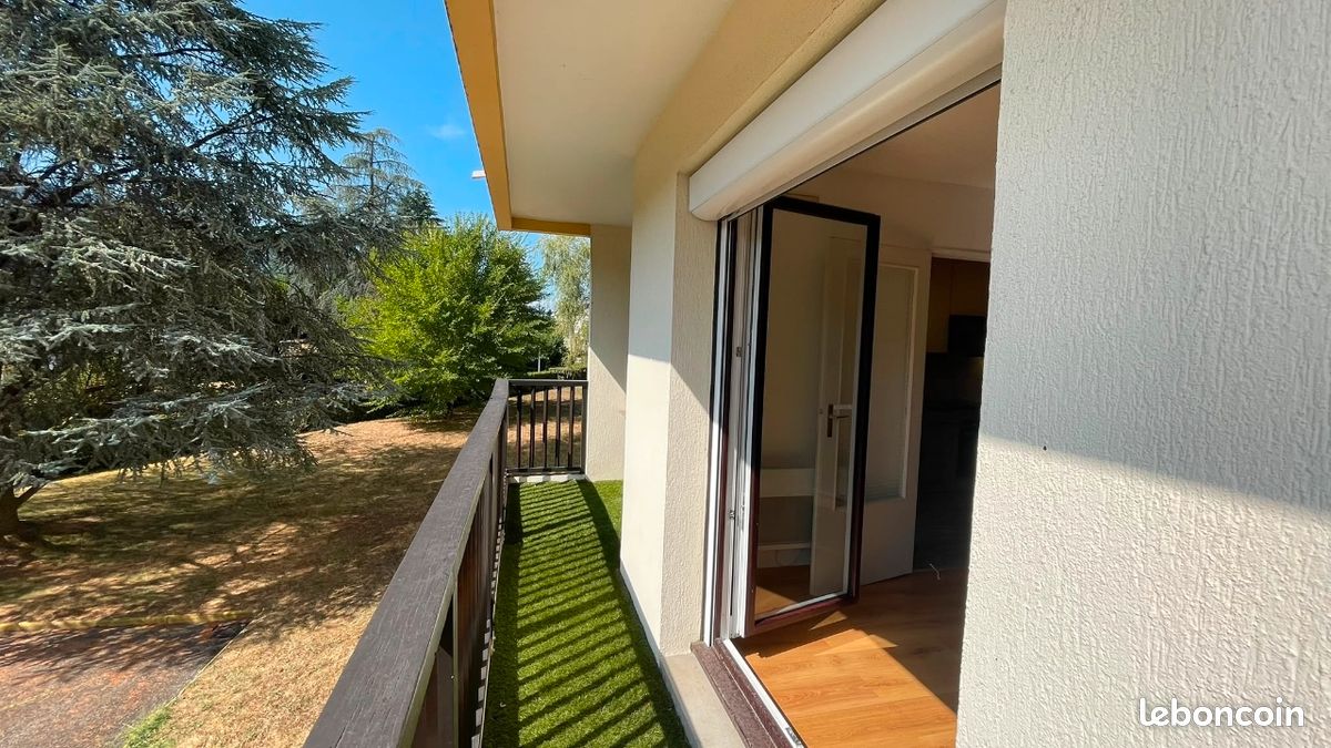 Appartement 2 pièces 52 m² · à La Motte-Servolex · 52 m² · 880 €