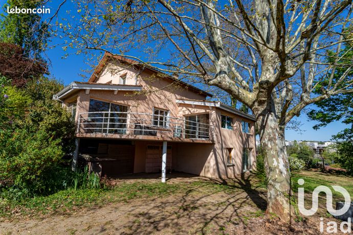 Villa 7 pièces 200 m²