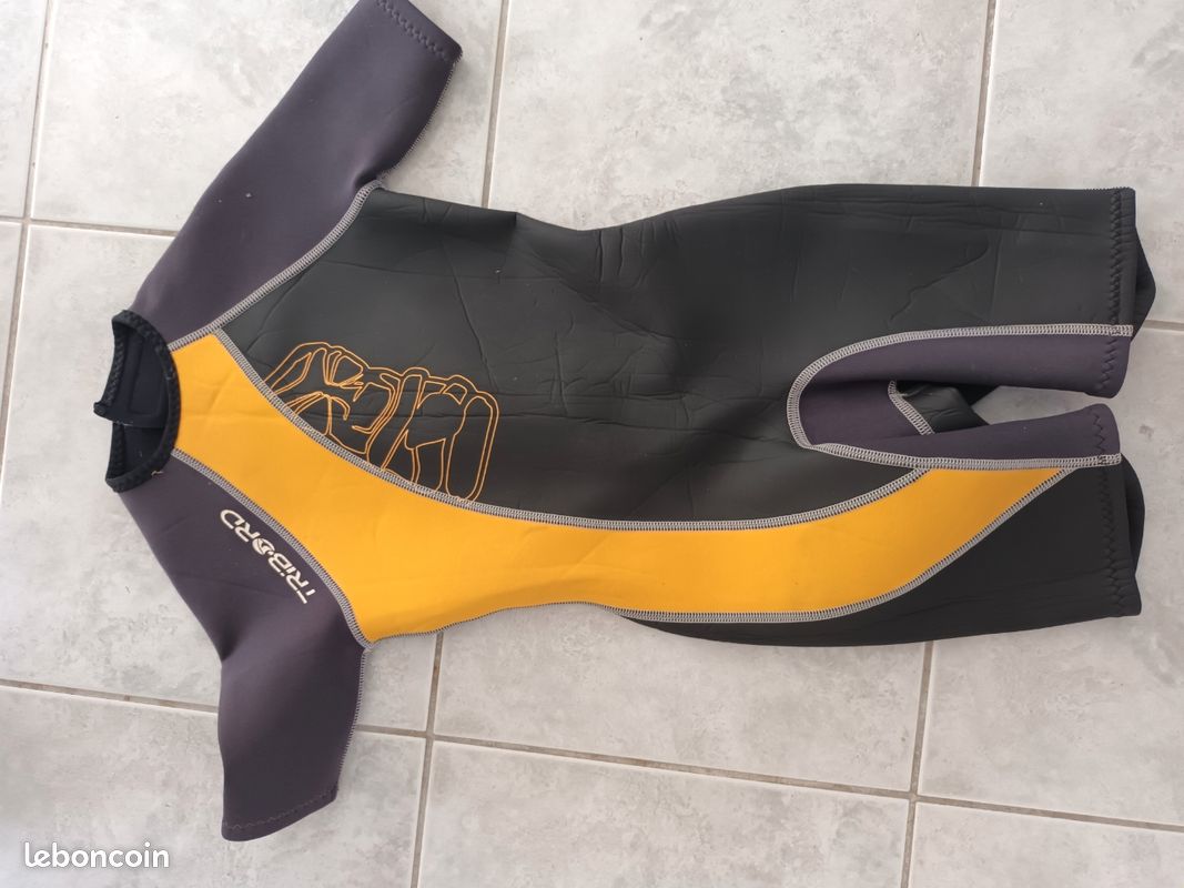 Combinaison neoprene taille 10 ans (image 1)