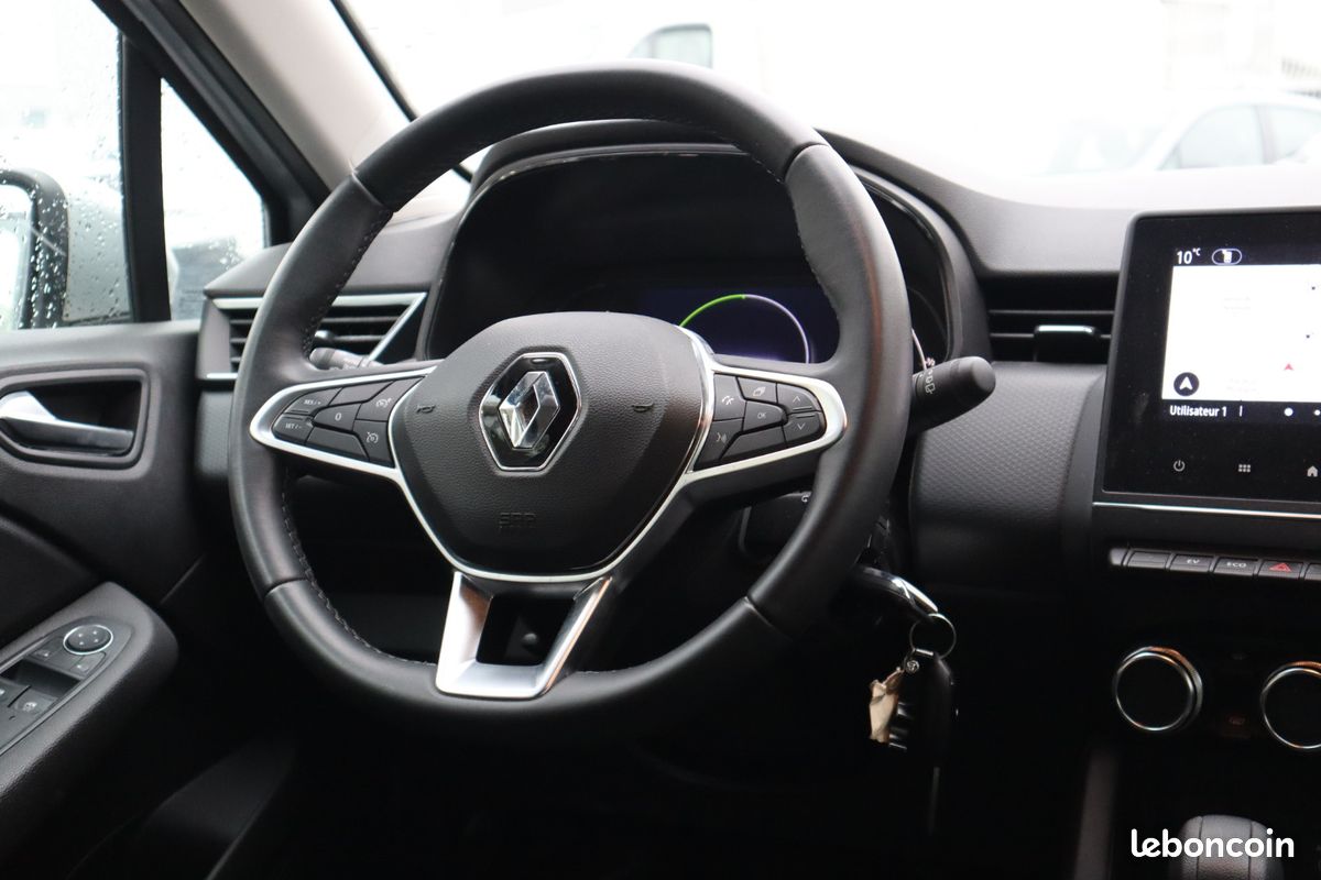 RENAULT CLIO V E-Tech 140 Business 1ère main, 5 places (image 5)