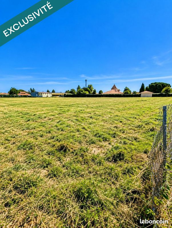 Terrain 1057 m² · à Bias · 1 057 m² · 54 000 €