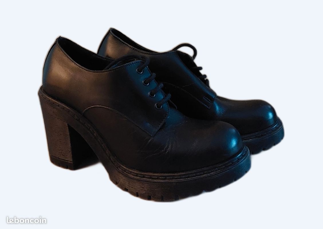 Chaussures à talons noires (image 1)