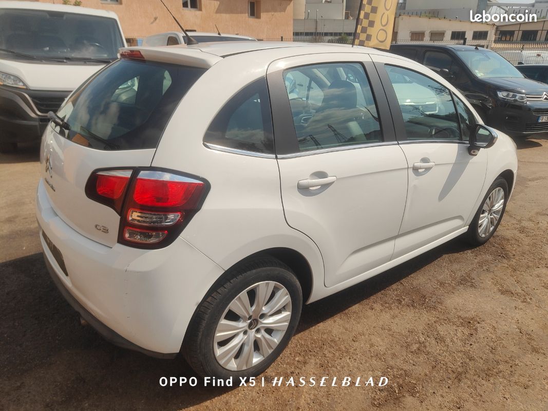 Citroën c3 1l2 vti 82 ch essence année 2016 5 places/portes *distribution/vidange (image 4)