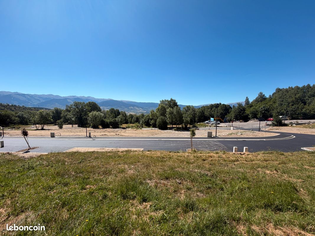 Terrain viabilisé de 388m² · à Dorres · 116 400 €