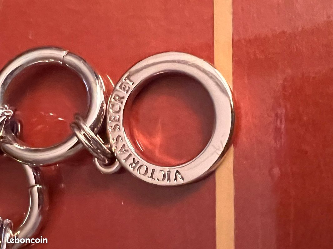Joli bracelet fantaisie Victoria Secret (image 2)