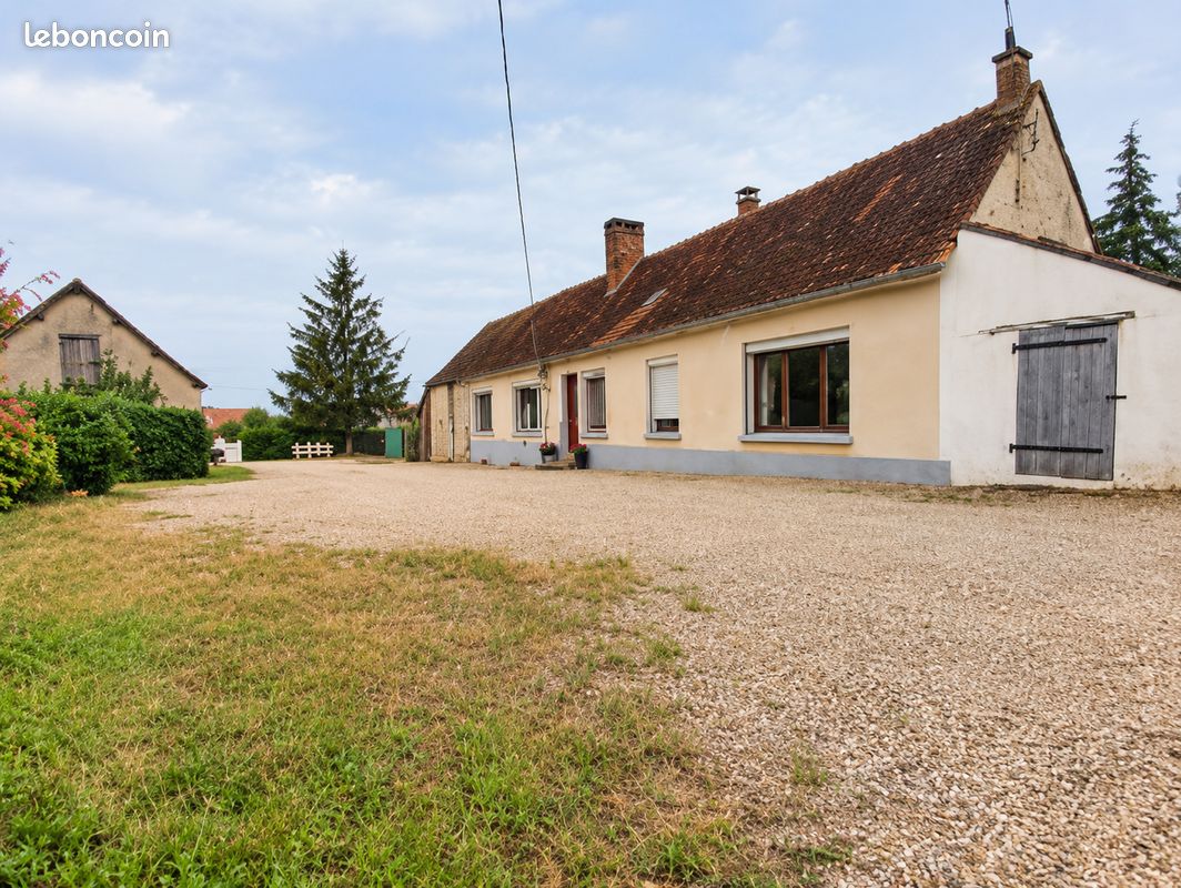 Maison 4 pièces 111 m² · à Chaufour-Notre-Dame · 111 m² · 199 900 €