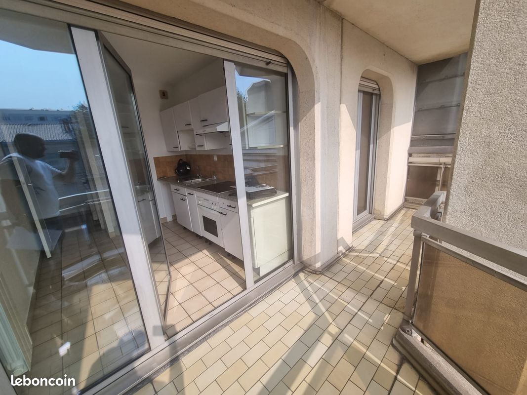 Appartement 2 pièces 51 m² - Bordeaux 33000 (image principale 0)