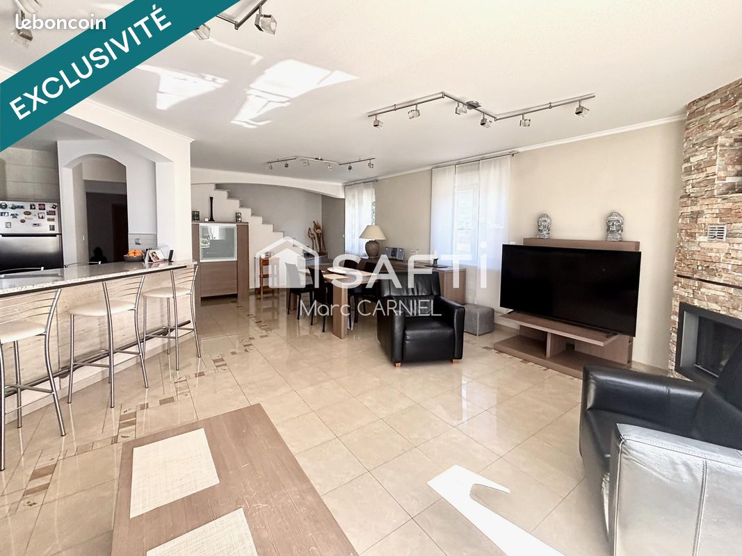 Maison 8 pièces 260 m² · à Longlaville · 260 m² · 445 000 €