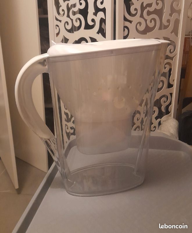 BRITA Carafe Filtrante Marella 2,4 l excellent état (image 1)