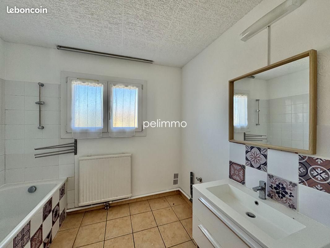 Maison a louer salon-de-provence - 5 pièce(s) - 105 m2 - Surfyn